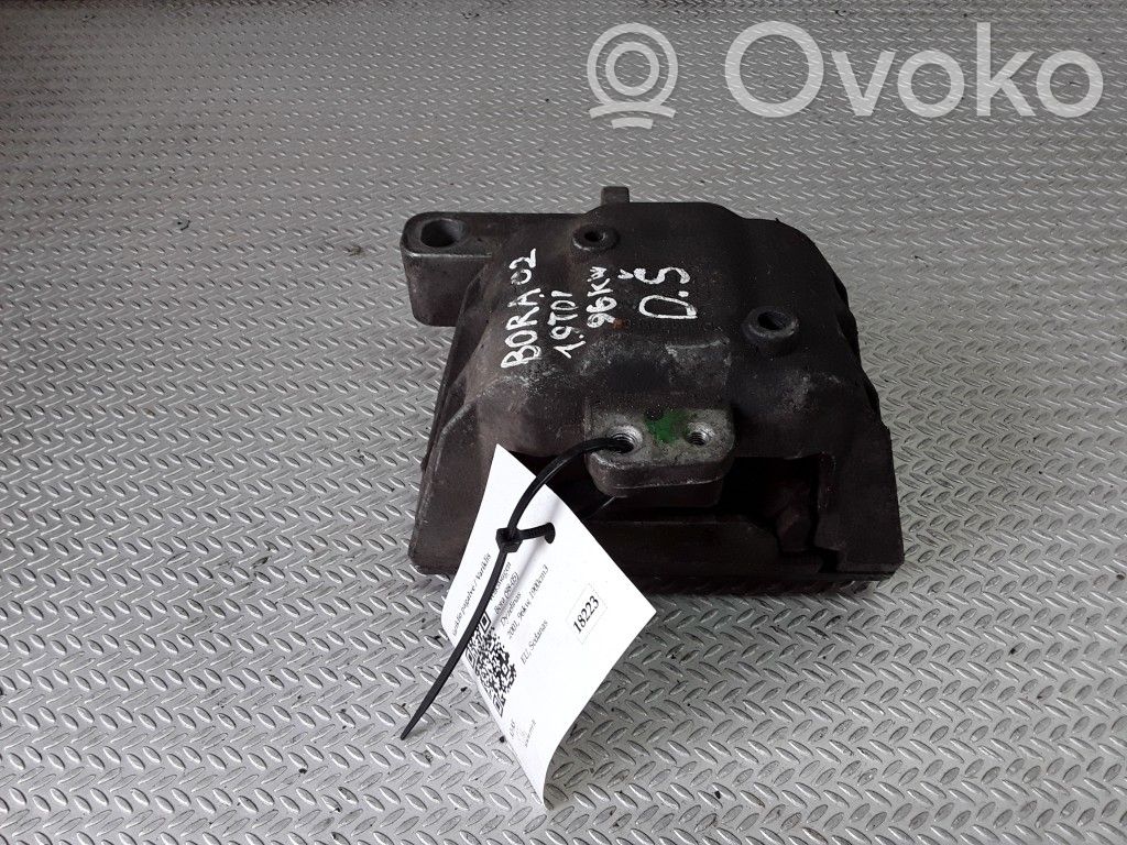 Engine mount bracket   1J0199262