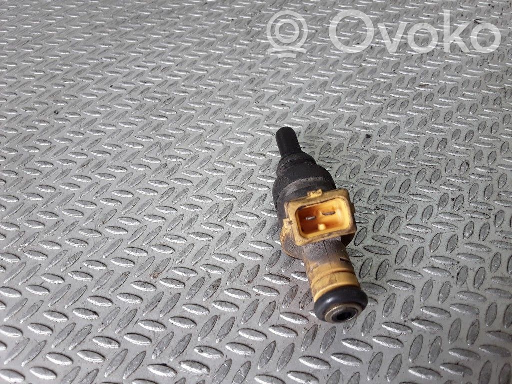 KIA Rio Inyector de combustible 