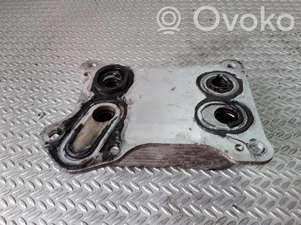 Oil filter mounting bracket