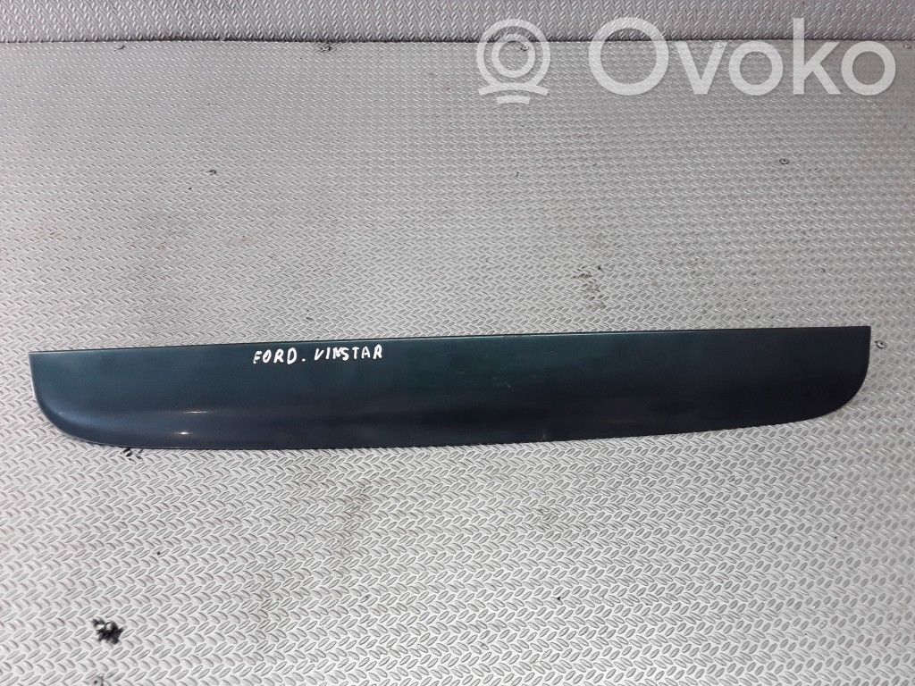 Tailgate/boot lid lock trim