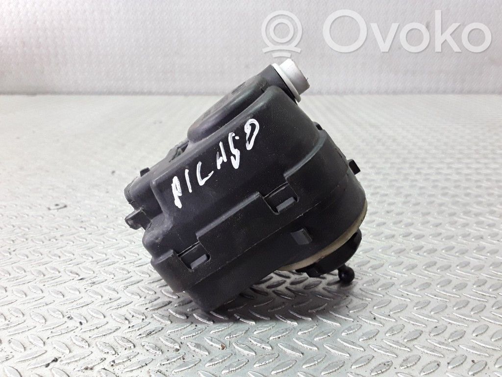 Headlight level adjustment motor