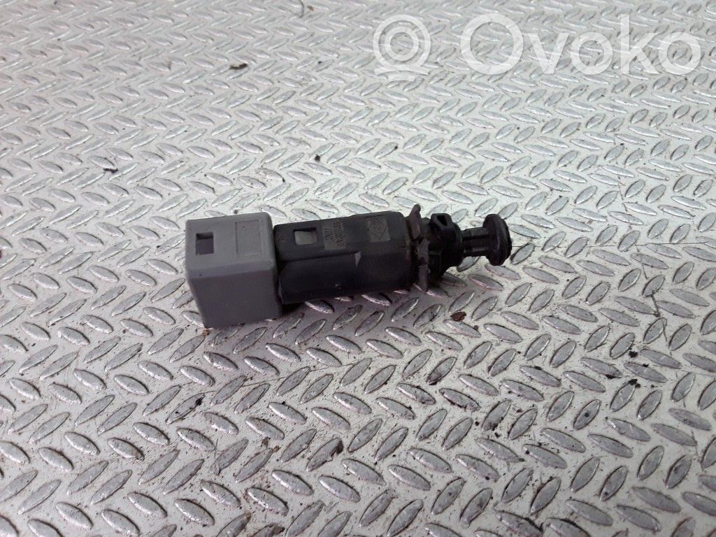 Clutch pedal sensor