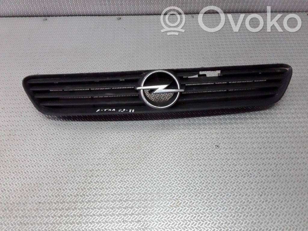 Opel Astra G Etusäleikkö 