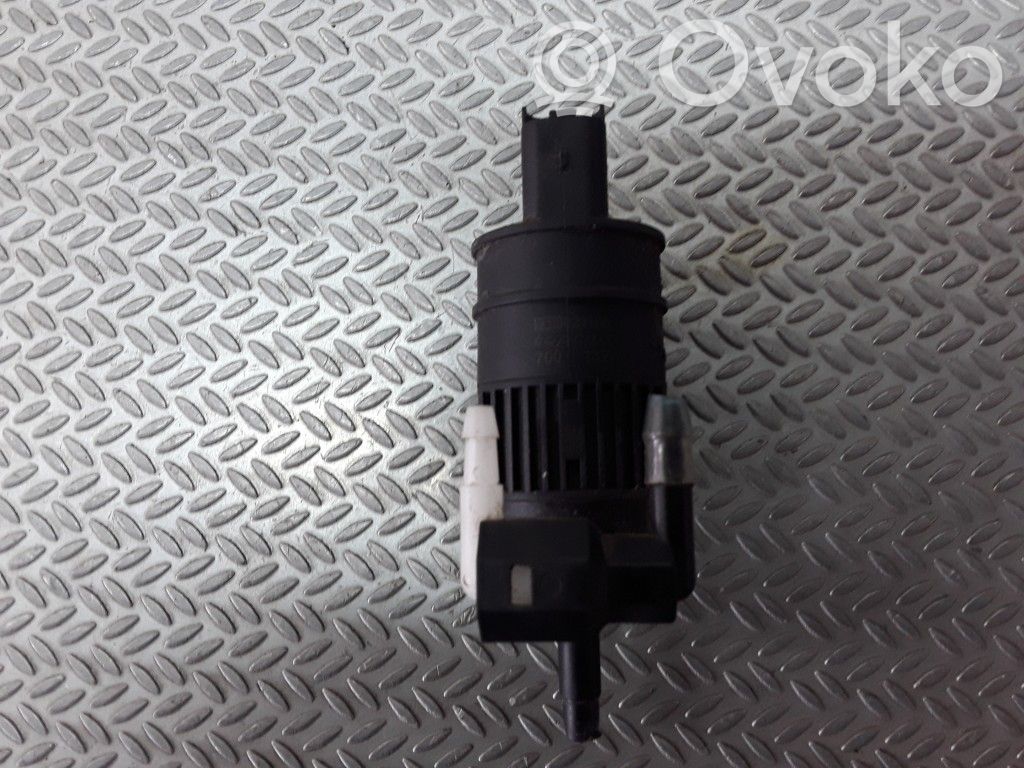 Windscreen/windshield washer pump   021168