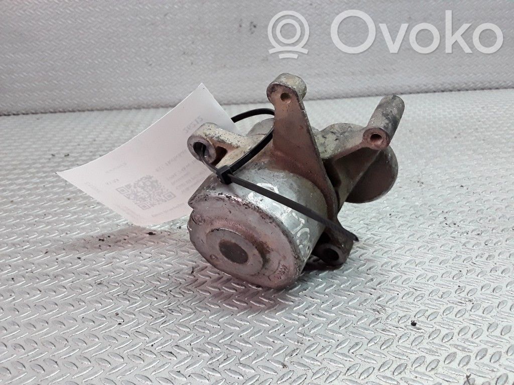 Volkswagen Golf III Napinacz paska alternatora 