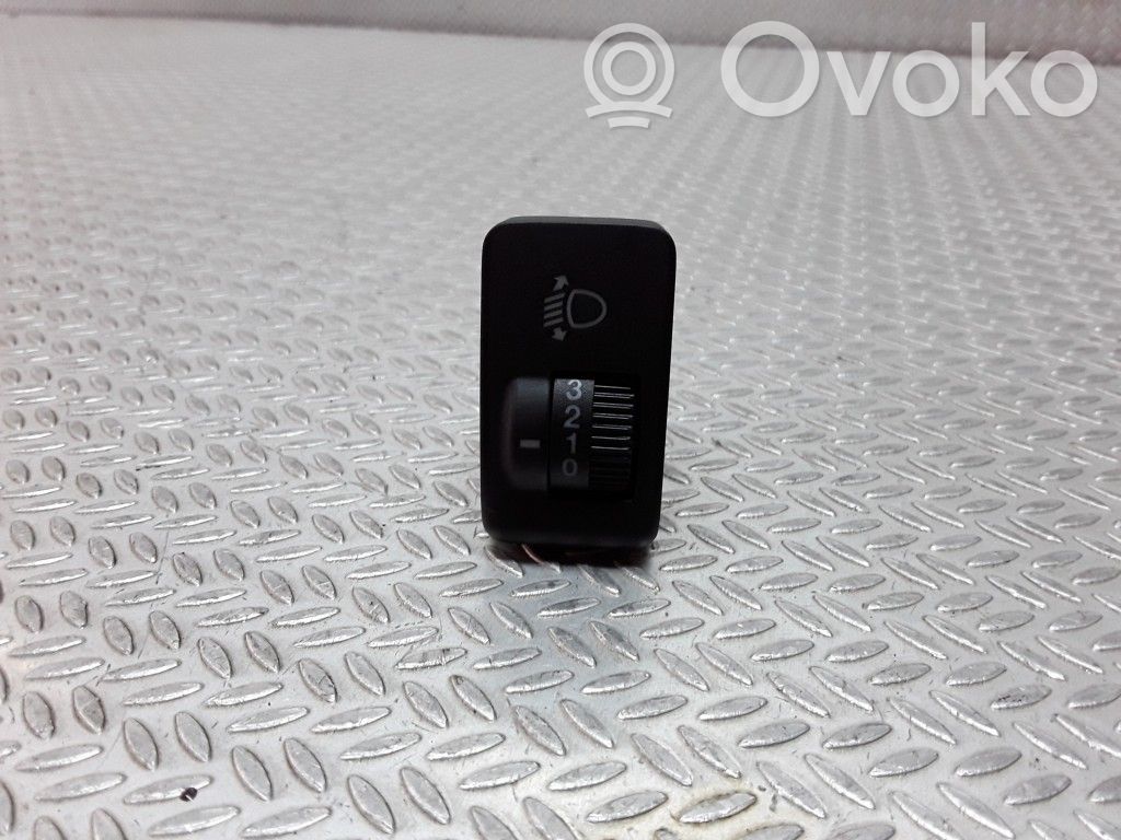 Headlight level height control switch
