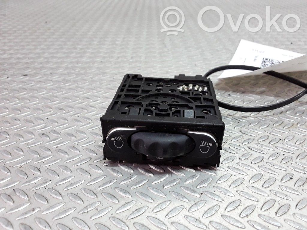 Renault Clio II Headlight level height control switch 