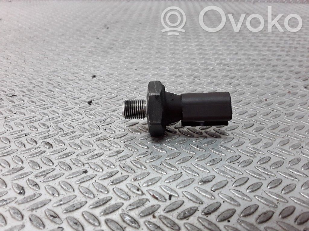 Sensor de presión del aceite   038919081D