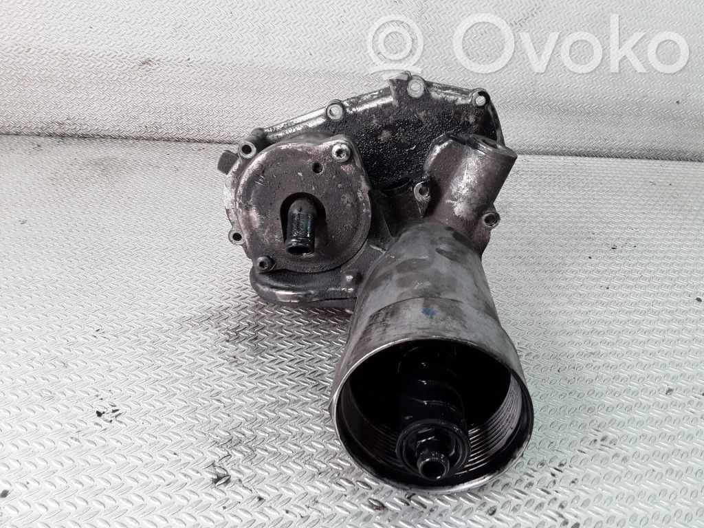 Audi A6 S6 C5 4B Öljynsuodattimen kannake 