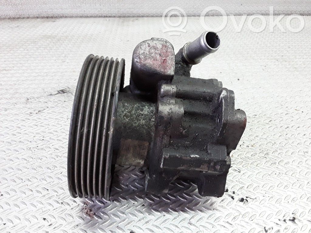 Peugeot 406 Ohjaustehostimen pumppu 