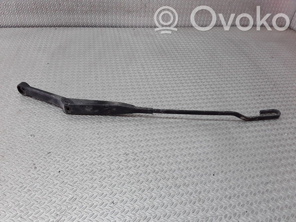 Audi A4 S4 B5 8D Ramię wycieraczki szyby przedniej / czołowej 