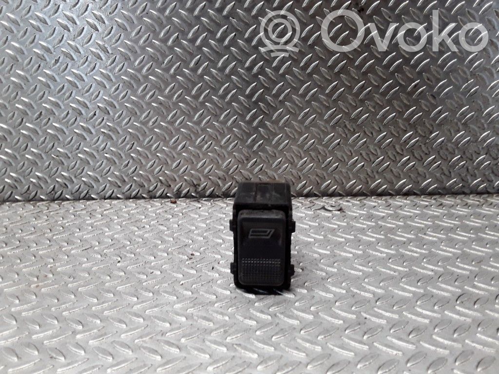 Audi A6 S6 C4 4A Electric window control switch 