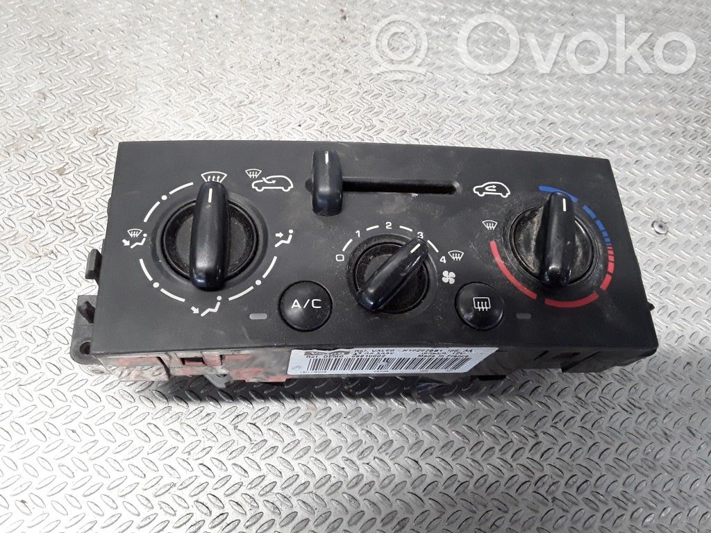 Peugeot 207 Climate control unit 