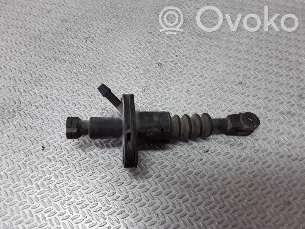 Opel Vectra B Kytkimen pääsylinteri 