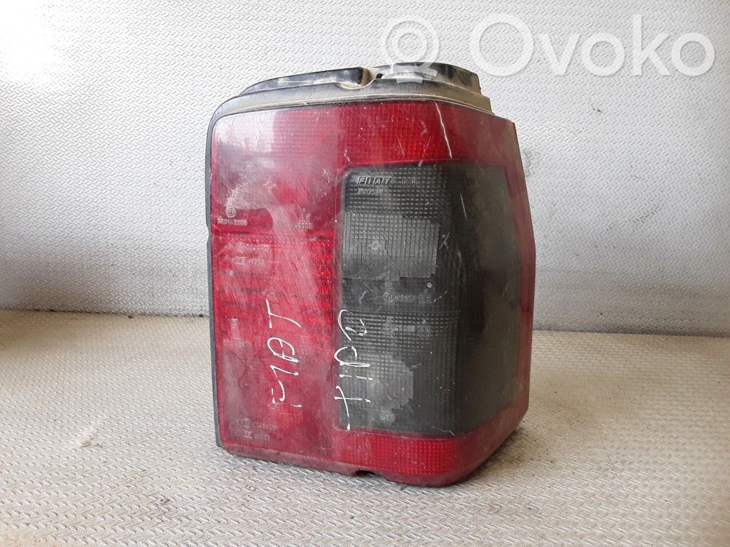 Rear/tail lights   7592548