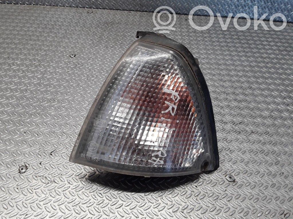 Nissan Primera Front fender indicator light 