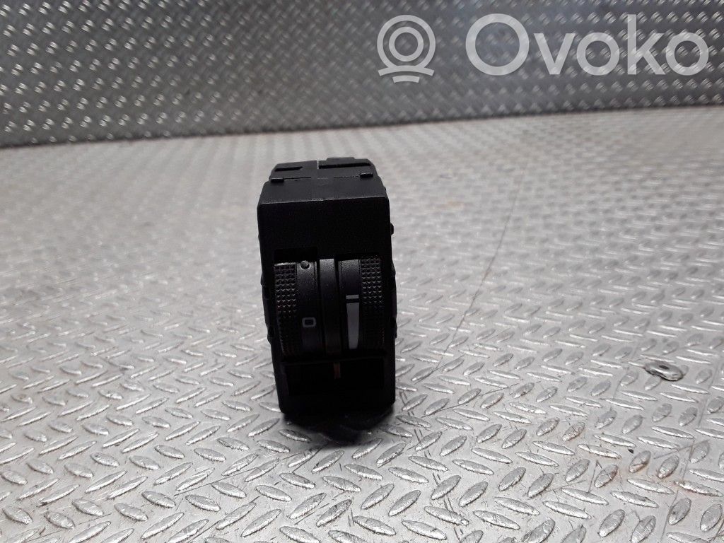 Audi A3 S3 8L Headlight level height control switch 