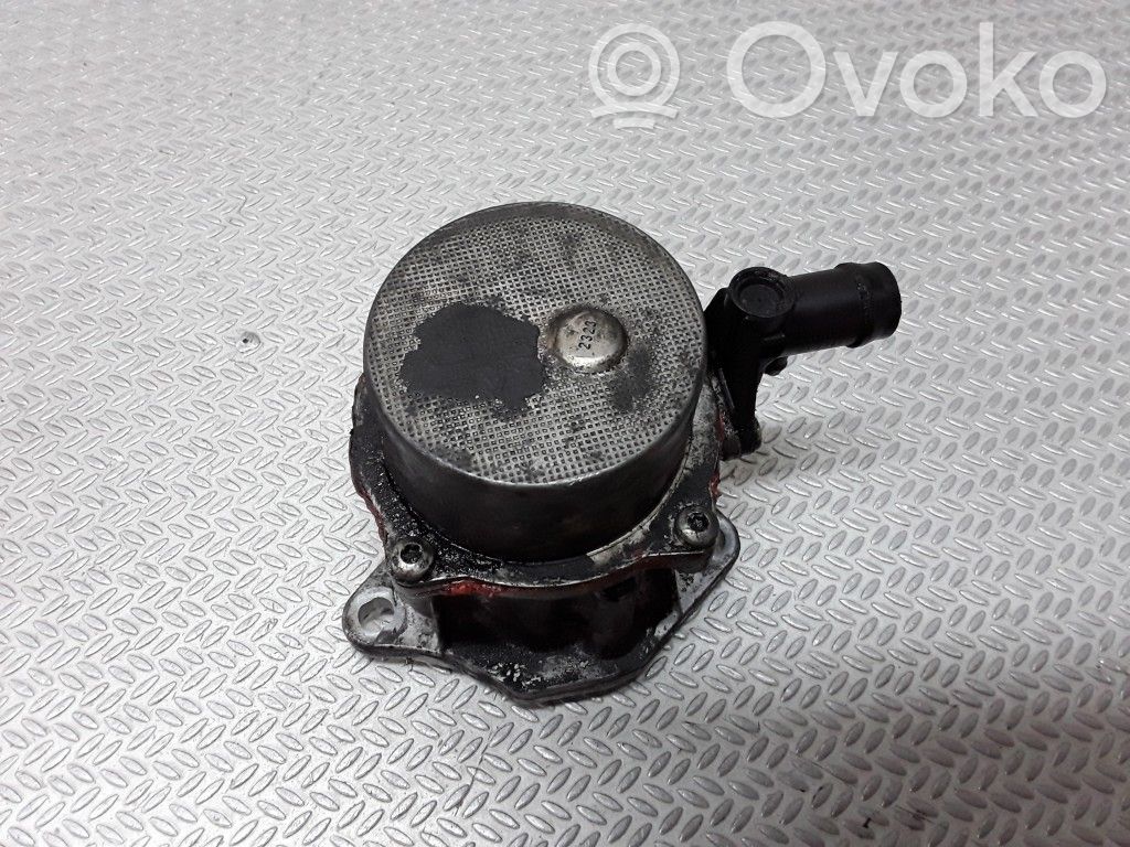Vacuum pump   8200072985
