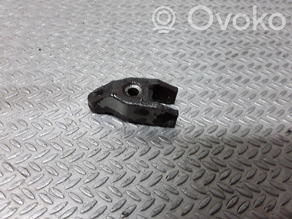 Abrazadera del inyector de combustible