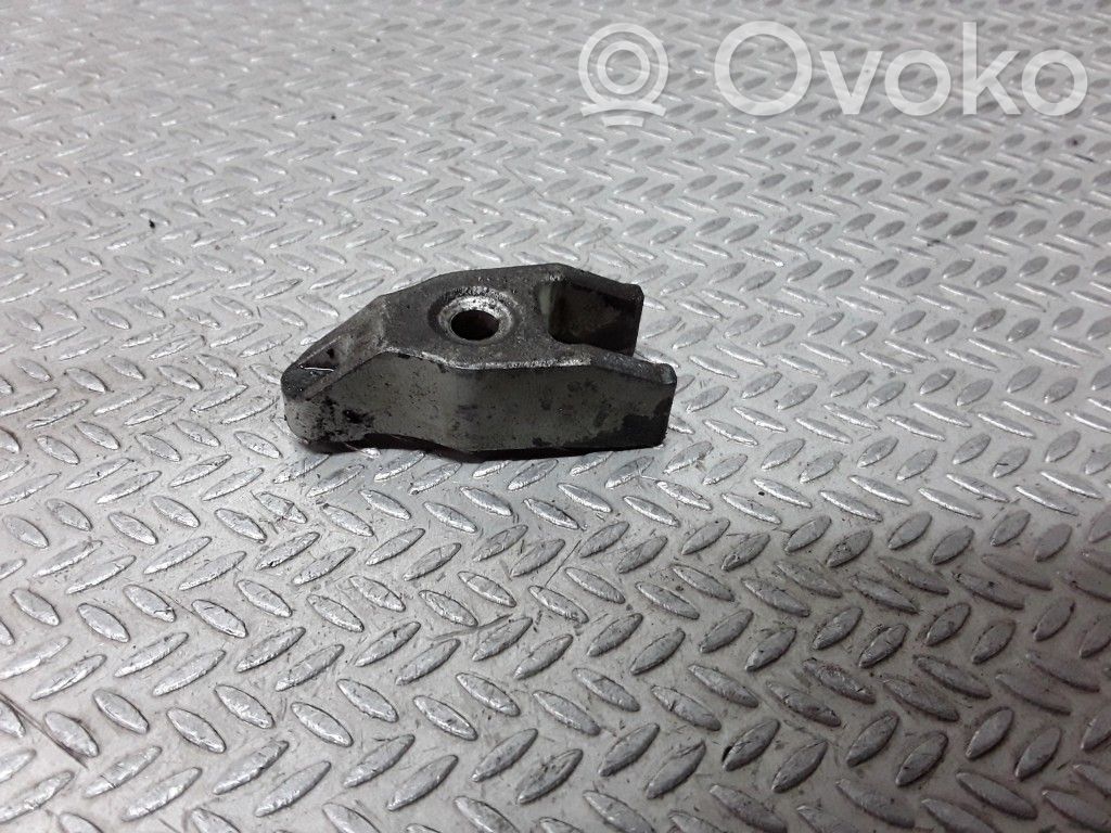 Abrazadera del inyector de combustible