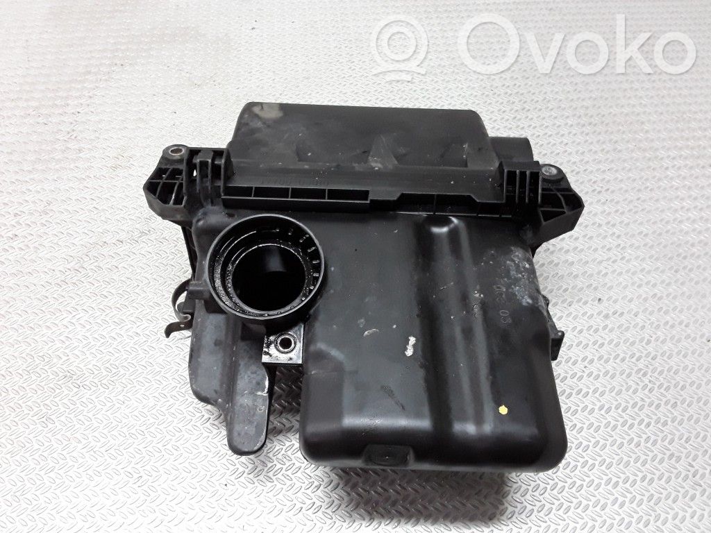 Toyota Yaris Obudowa filtra powietrza 