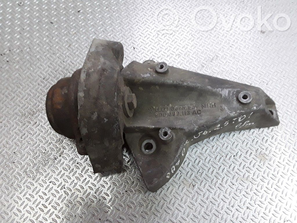 Volkswagen PASSAT B5 Gearbox mounting bracket 