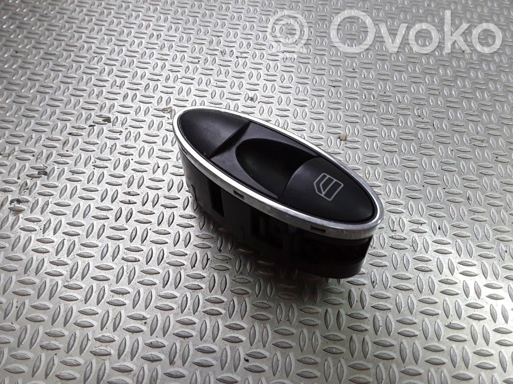 Mercedes-Benz E W211 Electric window control switch 