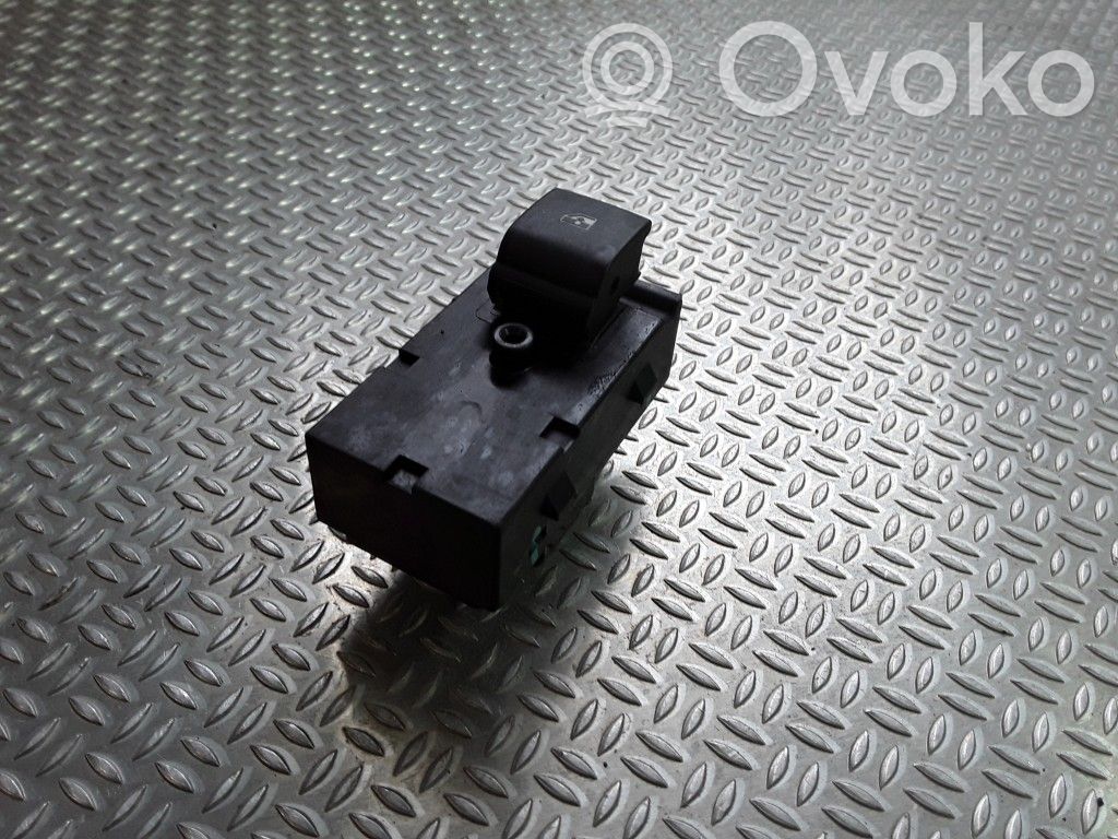Chevrolet Cruze Electric window control switch 