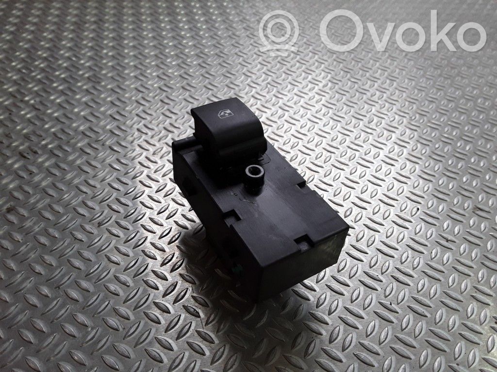 Electric window control switch   13305368