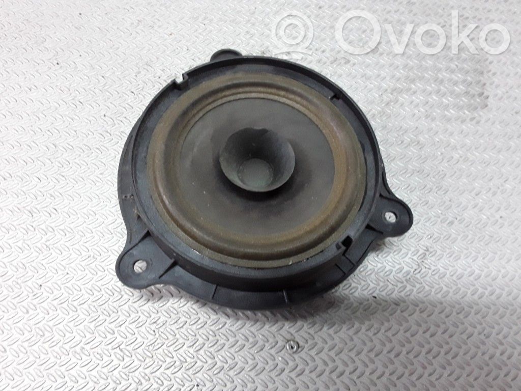 Altavoz de la puerta trasera   28156AV700