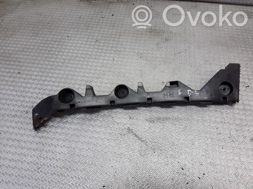 Bumper support mounting bracket corner   GS1E502H1