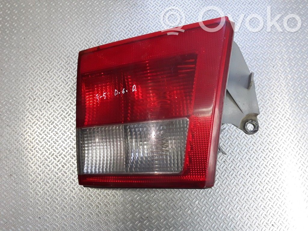 Saab 9-5 Aizmugurējais lukturis pārsegā 