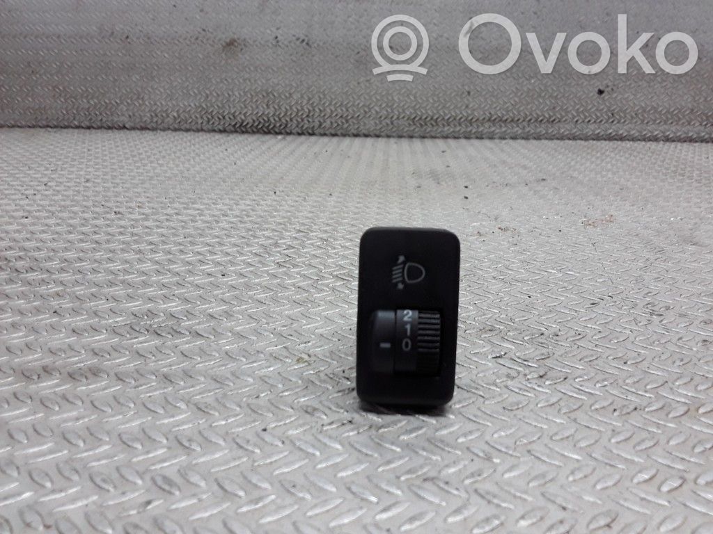 Headlight level height control switch   M23516