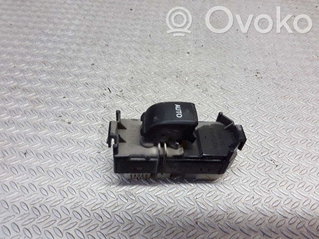 Toyota Avensis Verso Przyciski szyb 