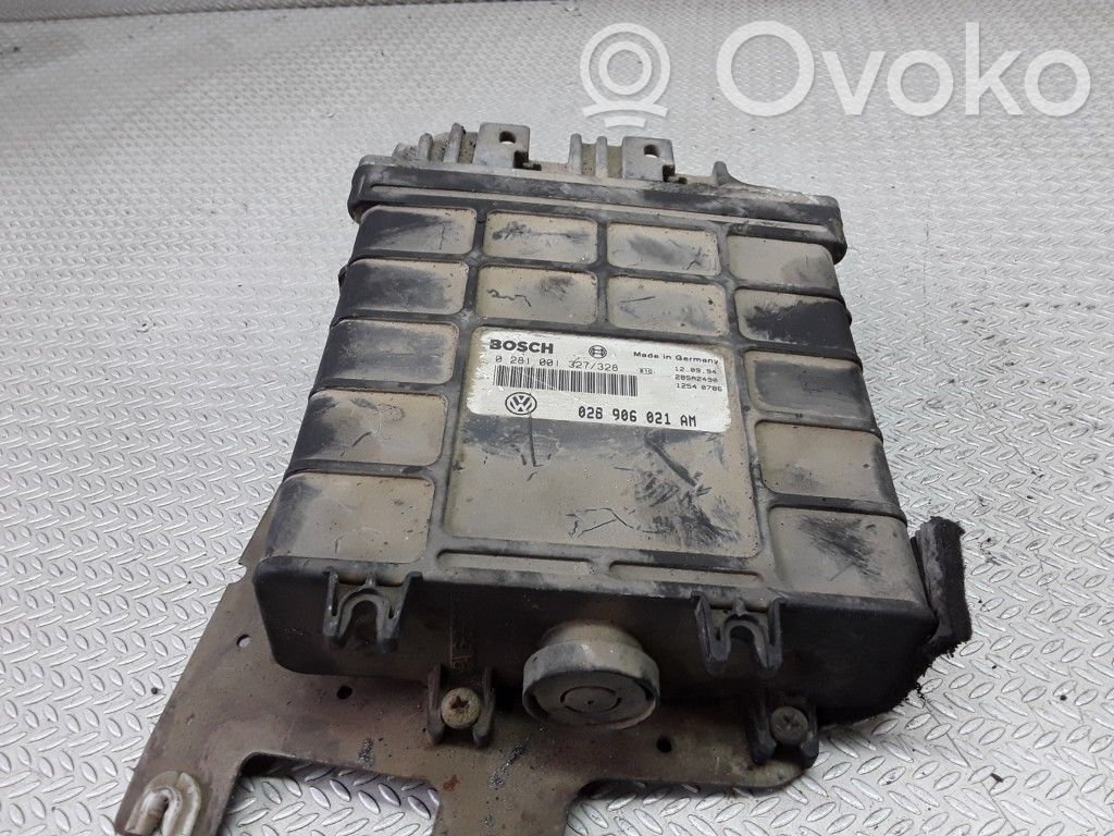 Volkswagen PASSAT B4 Engine control unit/module 