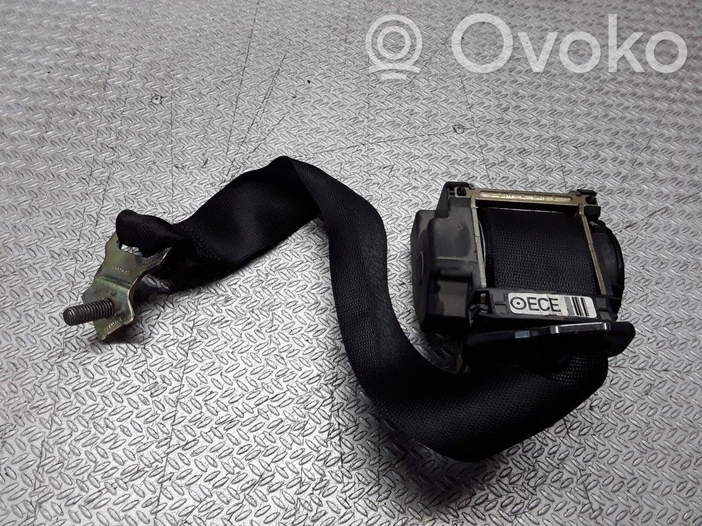 Rear seatbelt   33010904B