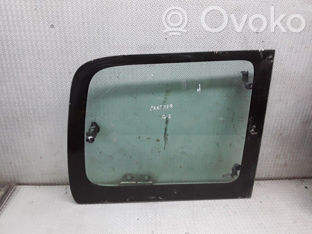 Rear side window