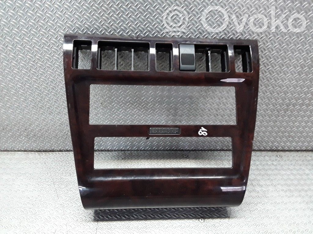 Audi A8 S8 D2 4D Radio/GPS head unit trim 