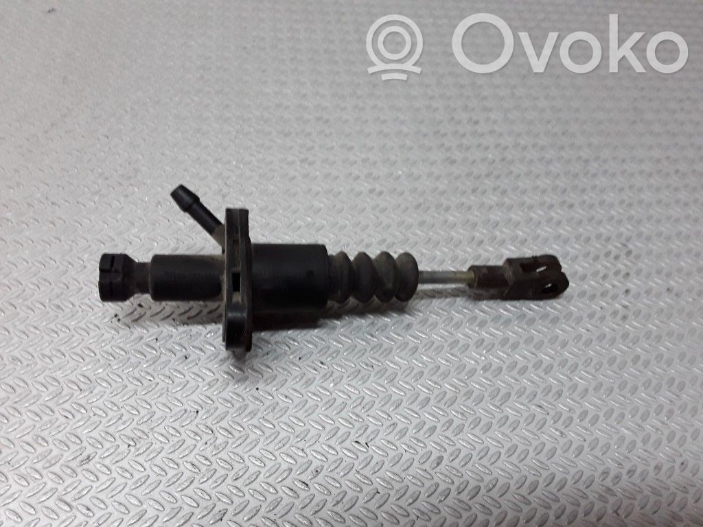 Opel Vectra B Kytkimen pääsylinteri 