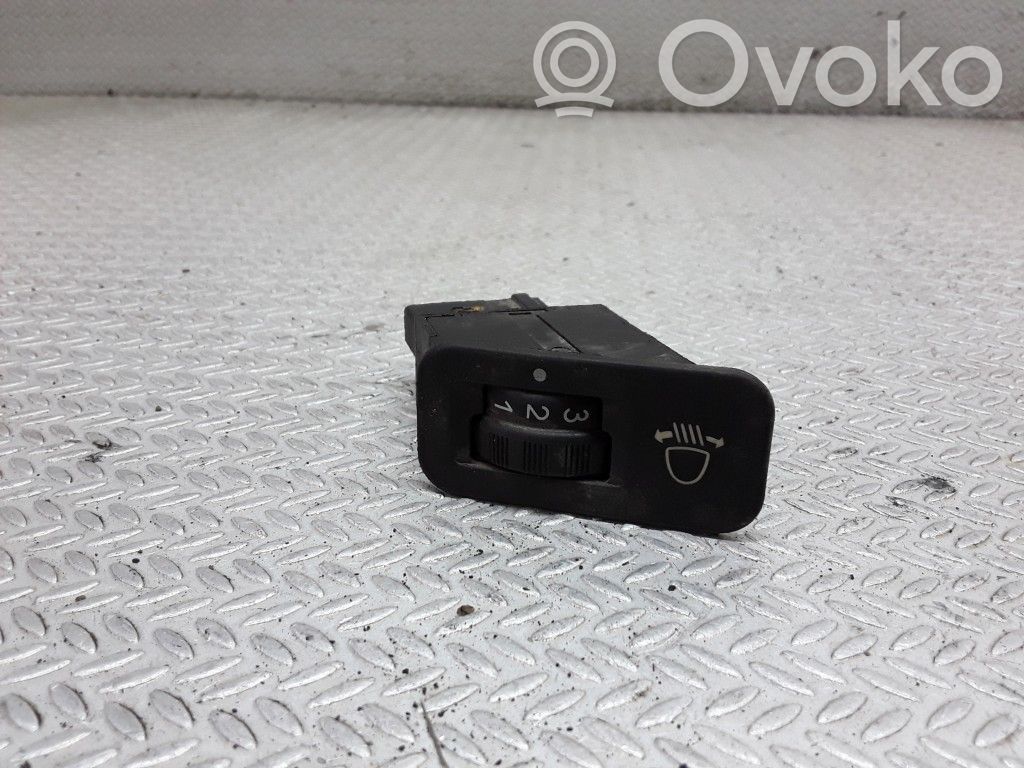 Peugeot 206 Headlight level height control switch 