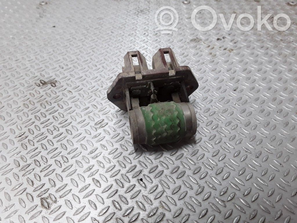 Coolant fan relay