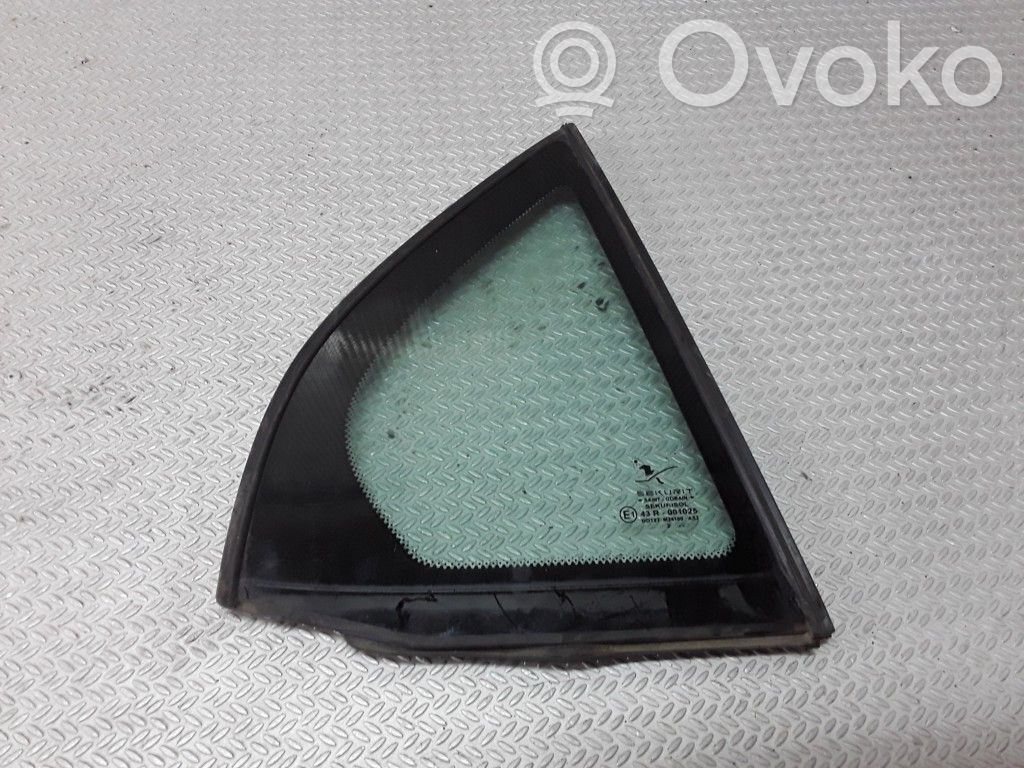 Saab 9-3 Ver1 Ventanilla de ventilación de la puerta trasera 