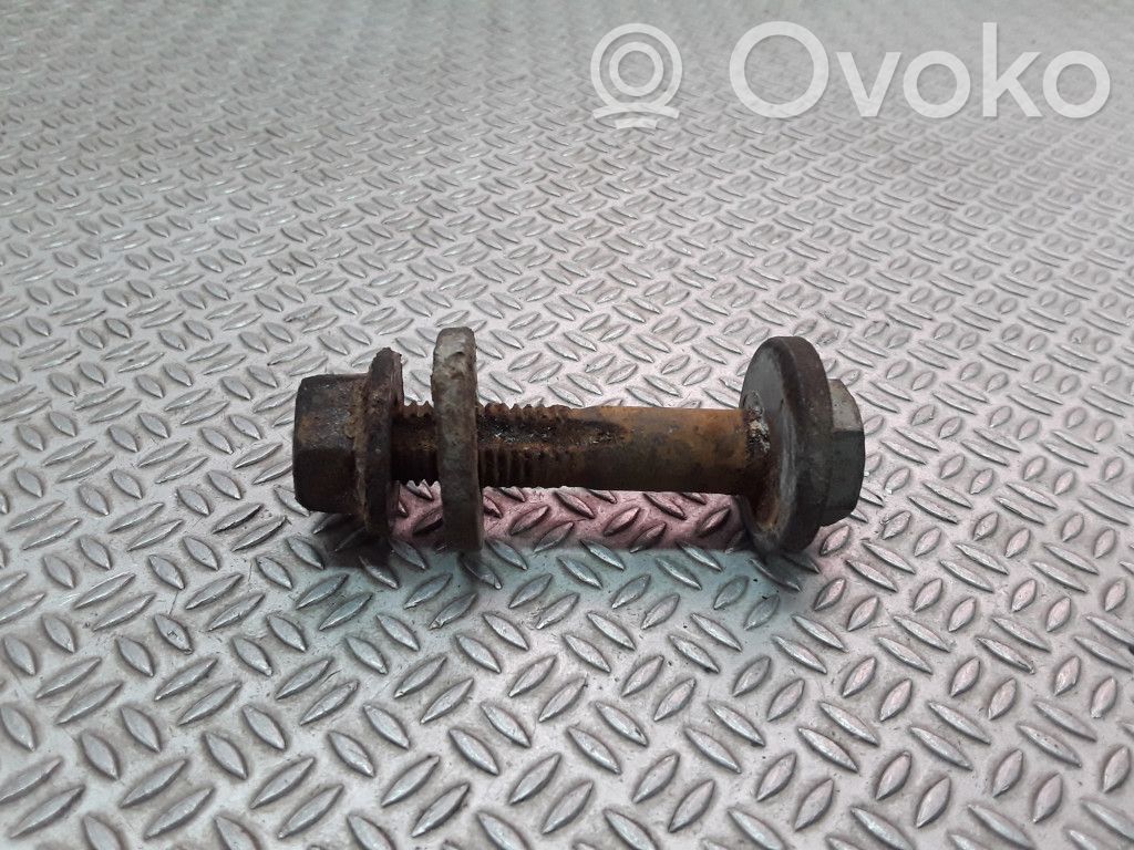Rear suspension camber bolt