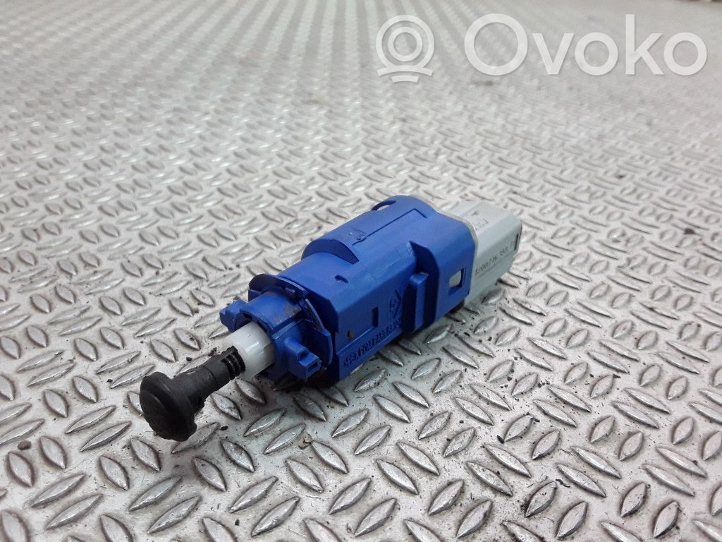 Brake pedal sensor switch   8200276359D