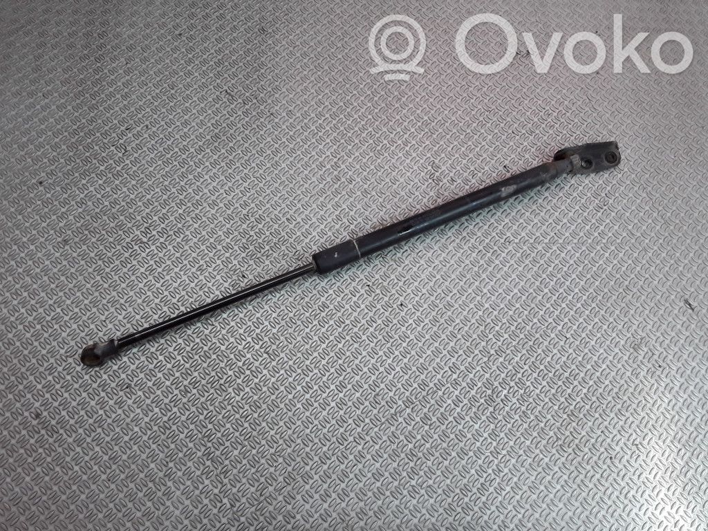 Amortyzator klapy tylnej bagażnika   6896002081