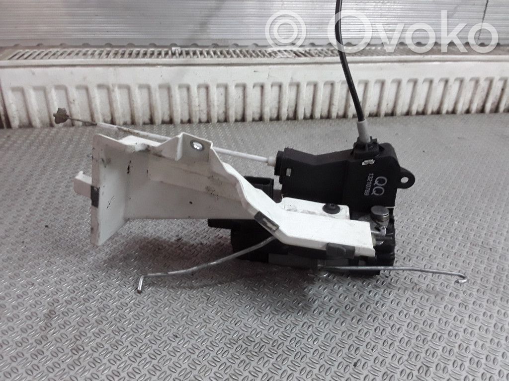 Opel Vectra C Front door lock 
