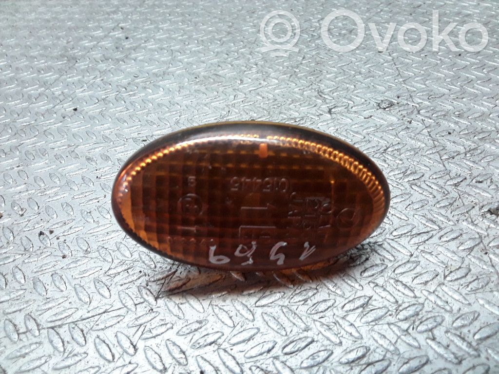 Front fender indicator light