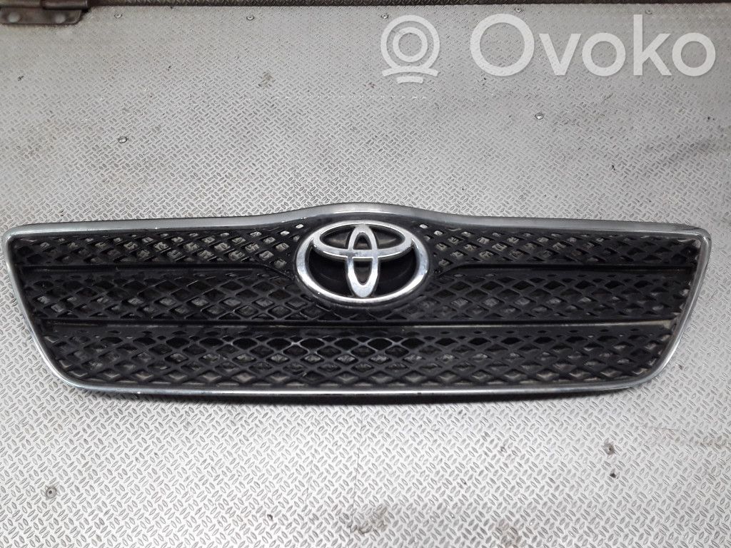 Toyota Corolla E120 E130 Etupuskurin ylempi jäähdytinsäleikkö 