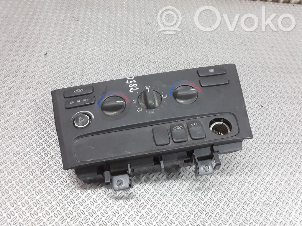 Volvo V70 Climate control unit 