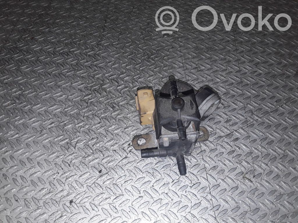 Volkswagen Golf IV Válvula de vacío 